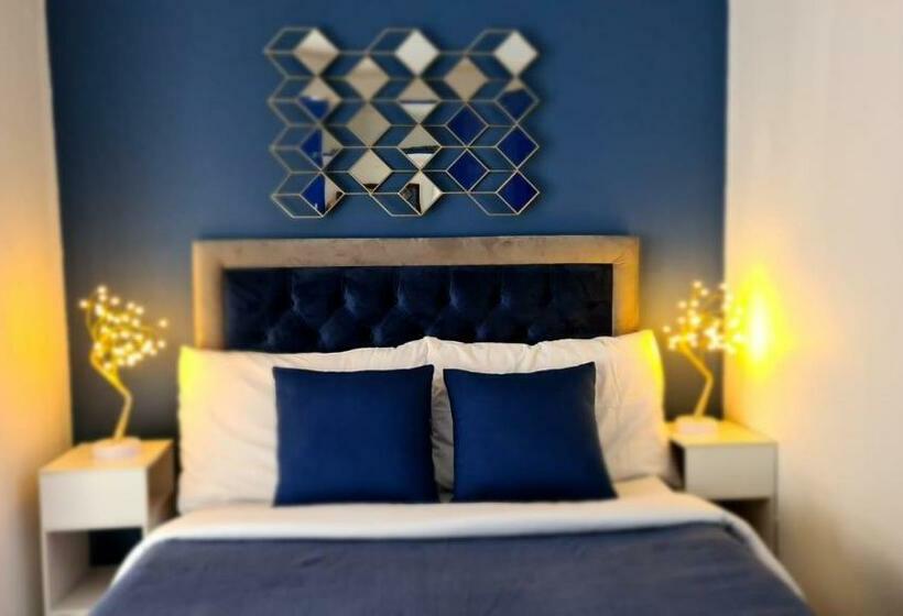 Staycation   With Public Pool & 100mbps Fibre