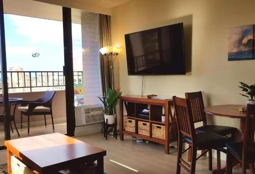 Waikiki Kuhio 1 Bedrm Apt, Ocean View, Free Parking & Wifi