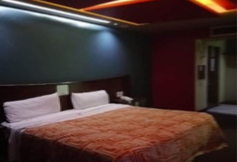 Hm Hotel Y Suites Plaza