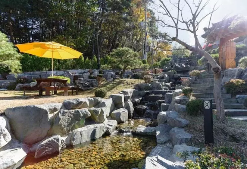 Hotelli Gongju Solhyang Pension
