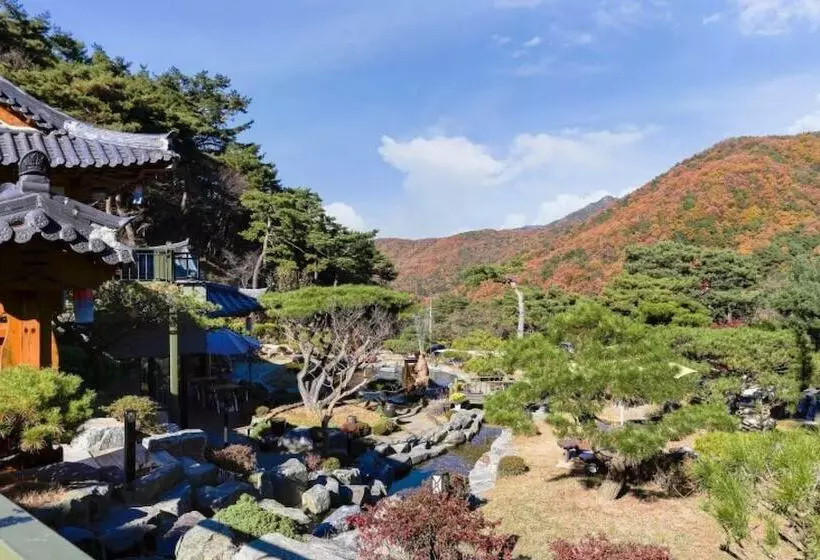 Hotelli Gongju Solhyang Pension