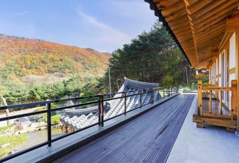 Hotelli Gongju Solhyang Pension