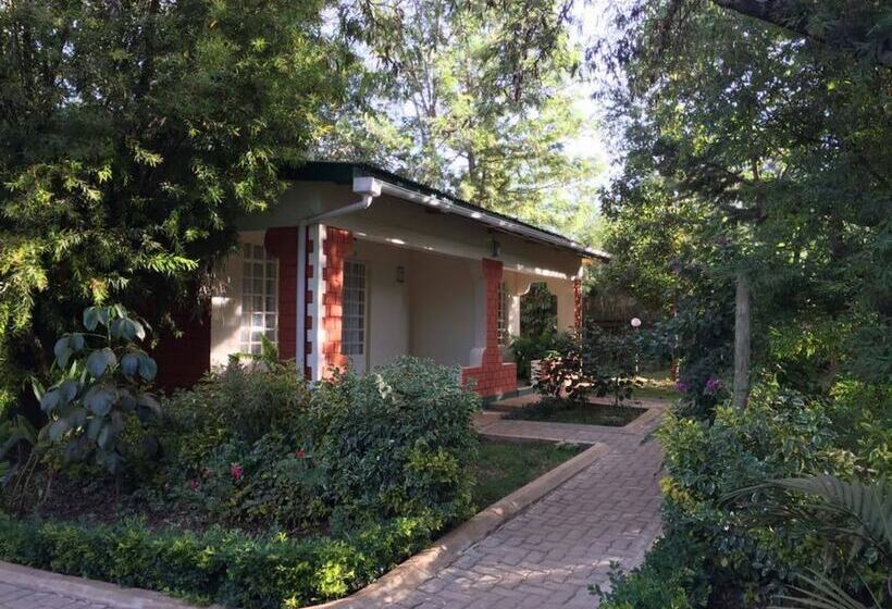 هتل Greenwoods Resort And Campsite