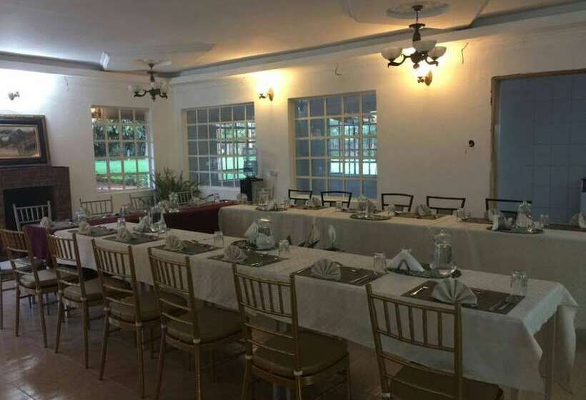 هتل Greenwoods Resort And Campsite