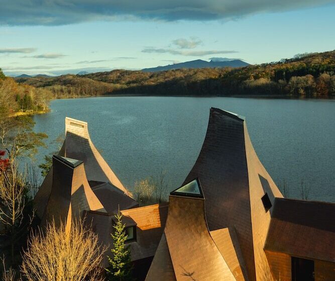 Отель Hoshino Resorts Kai Poroto