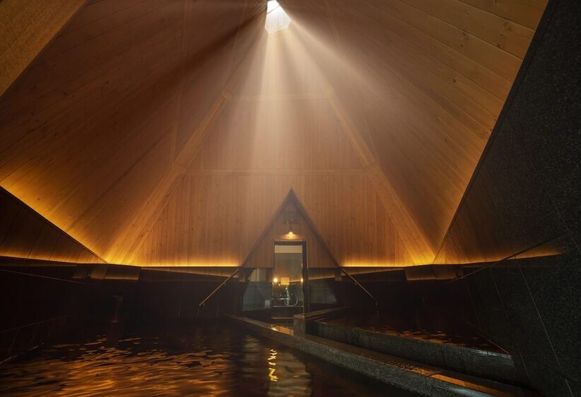 Отель Hoshino Resorts Kai Poroto