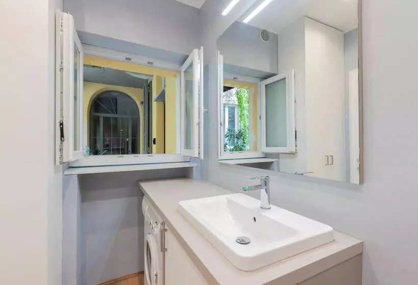 Hotelli Milan Retreats Duomo Suites