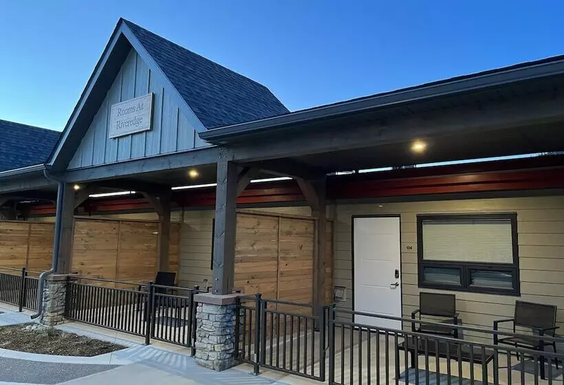 ホテル Rooms At Riveredge