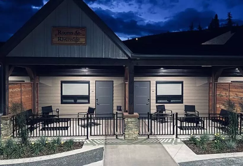 ホテル Rooms At Riveredge