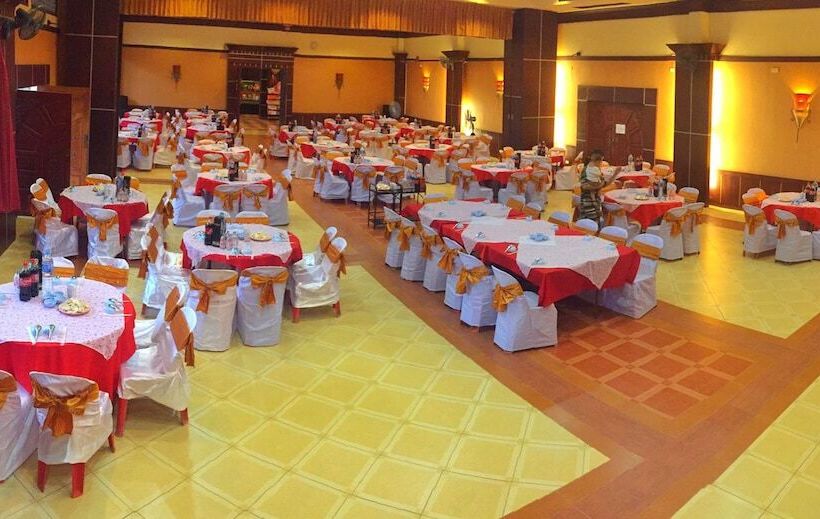 هتل Waranya Resort