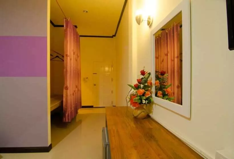 هتل Waranya Resort