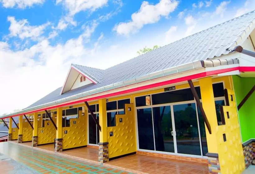 هتل Waranya Resort