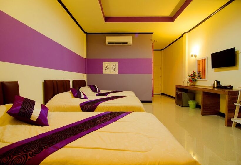 هتل Waranya Resort