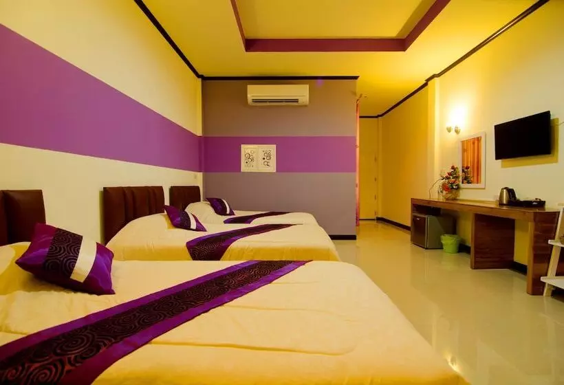 هتل Waranya Resort