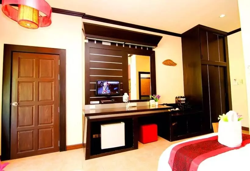 هتل Waranya Resort