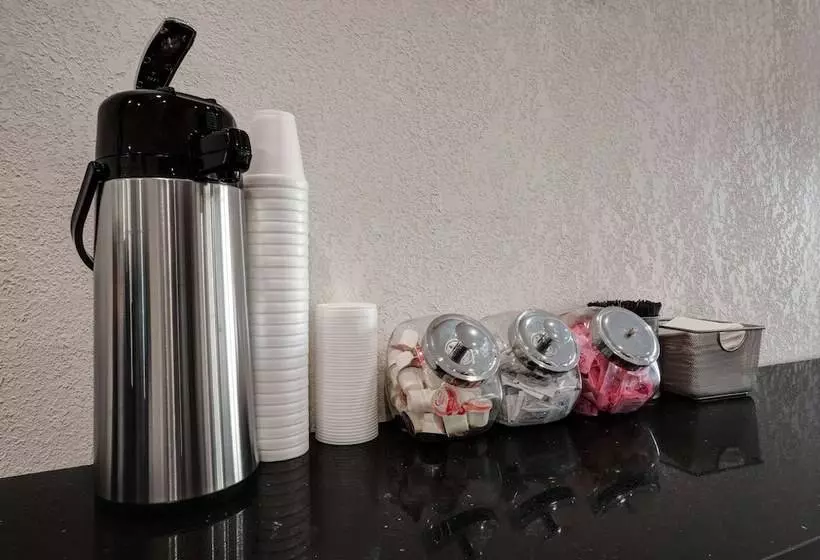 Motel 6 Bellville, Oh   Mid Ohio