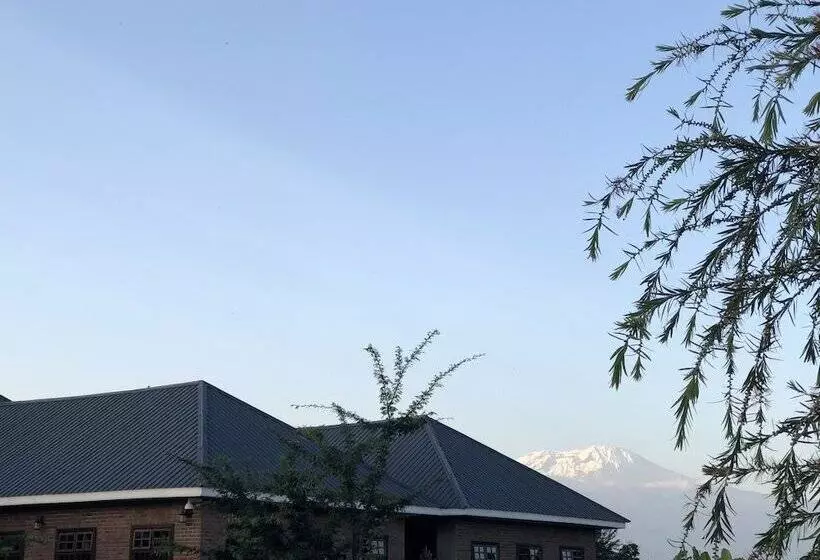 هتل Airport Planet Lodge At Kilimanjaro Airport