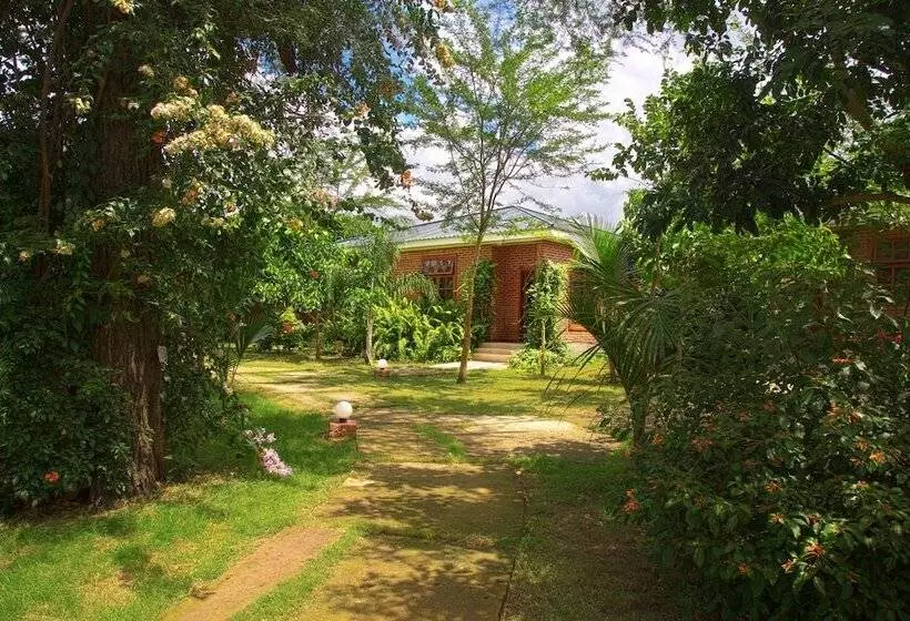 هتل Airport Planet Lodge At Kilimanjaro Airport