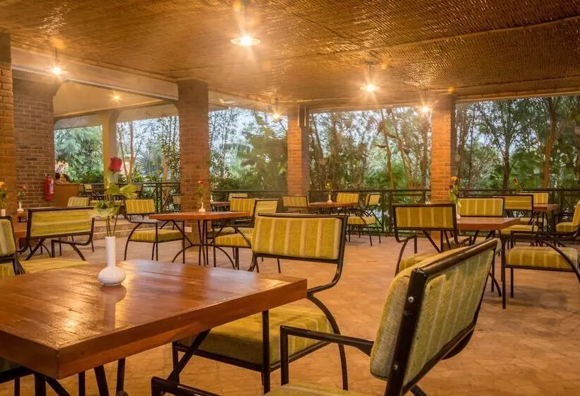 هتل Airport Planet Lodge At Kilimanjaro Airport