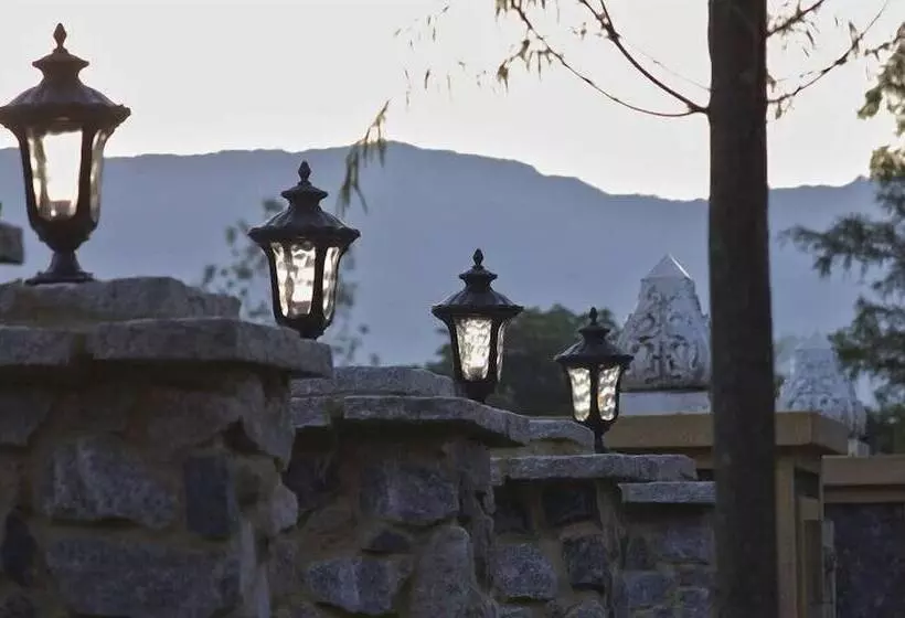 هتل Castle Of Hsuehyun