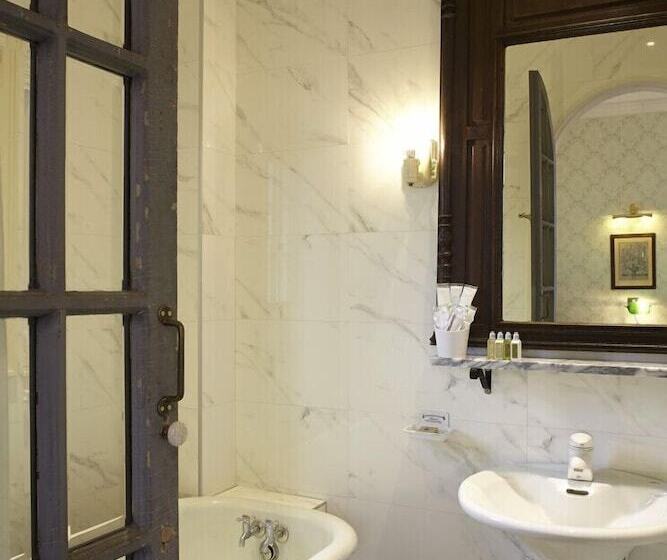 هتل Castle Of Hsuehyun