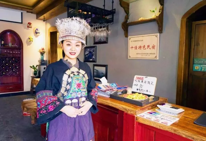 ホテル Fenghuang Tujia Ethnic Minority River View