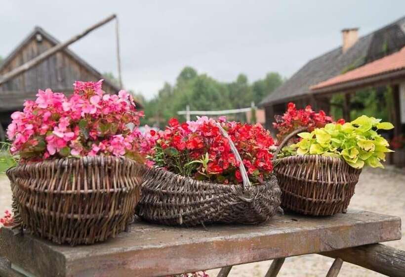 Отель Gościniec Folwark Nadawki