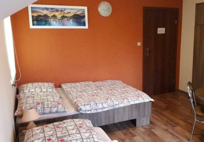 בית מלון כפרי Albinos