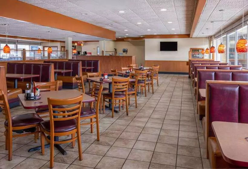 Hotelli Ramada By Wyndham Rome   Verona