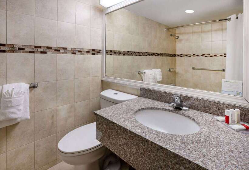 فندق Ramada By Wyndham Rome   Verona