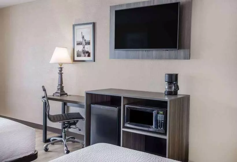 Hotelli Ramada By Wyndham Rome   Verona