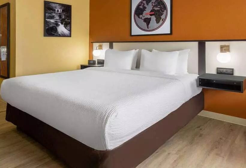 Hotelli Ramada By Wyndham Rome   Verona