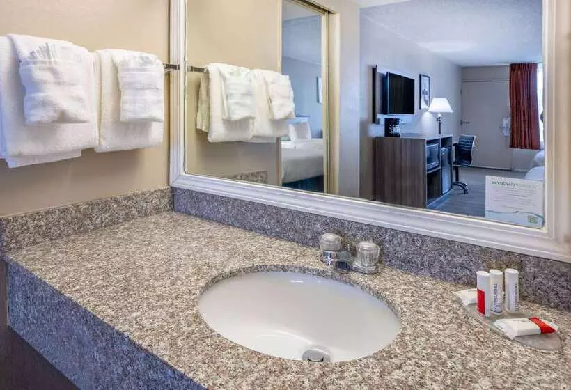 Hotelli Ramada By Wyndham Rome   Verona