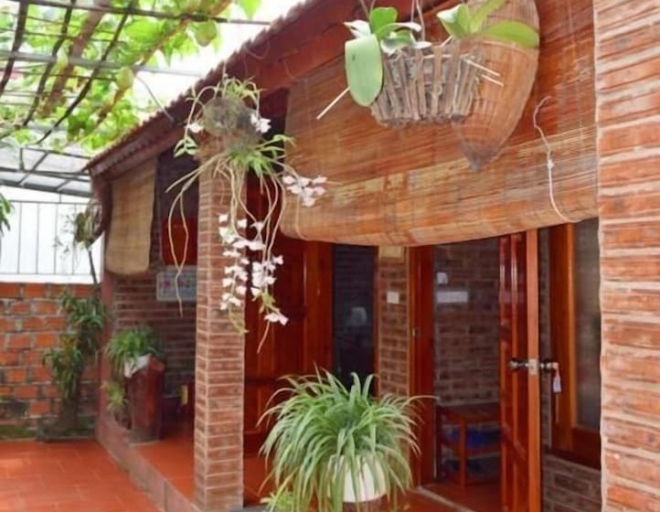 هتل Van Long Family Homestay