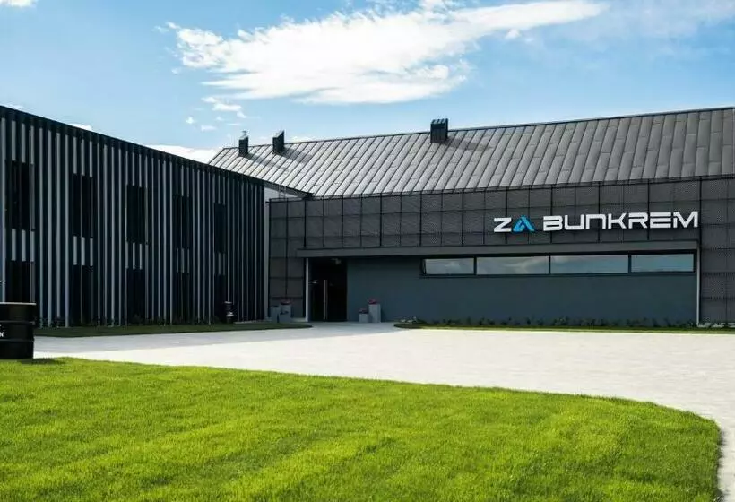 Hotelli Za Bunkrem