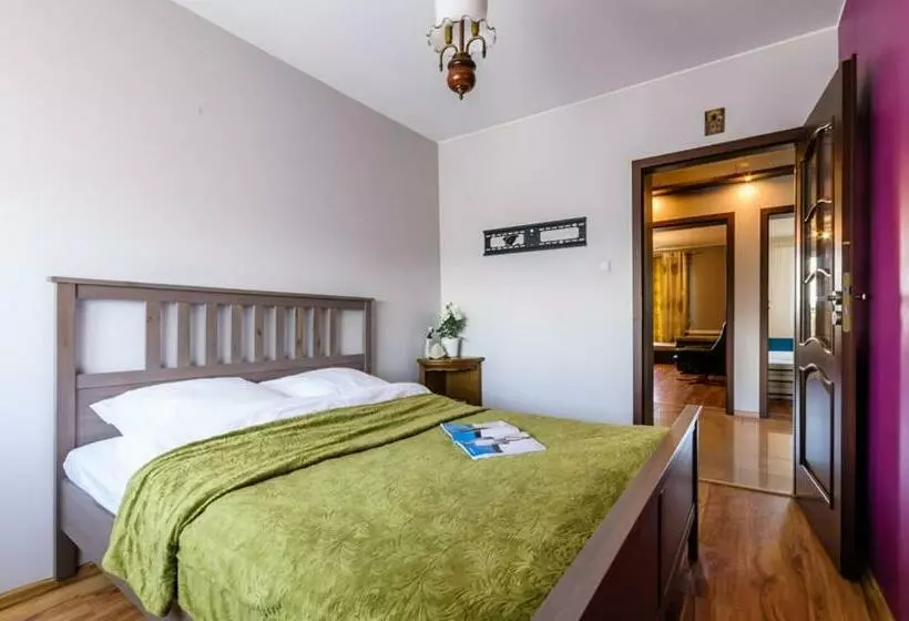 ユースホステル Nr 4 Europa22 Opcjonalnie Parking 24h Strzeżony Centrum Miasta Tomaszowa Mazowieckiego Quick Check I