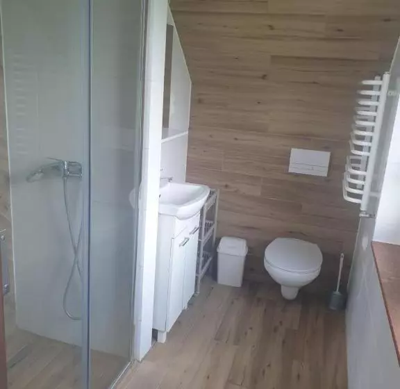 ホテル Gospodarstwo Agroturystyczne ,, Pod Dębem