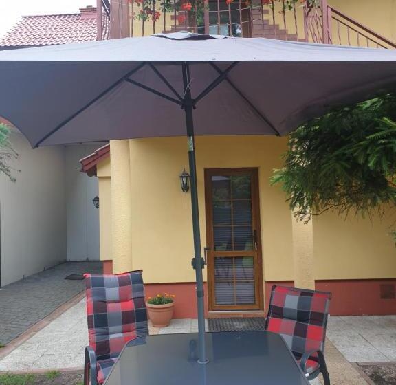 ホテル Gospodarstwo Agroturystyczne ,, Pod Dębem