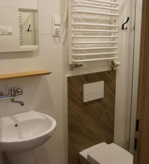 ホテル Gospodarstwo Agroturystyczne ,, Pod Dębem