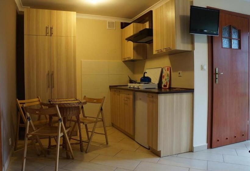 ホテル Gospodarstwo Agroturystyczne ,, Pod Dębem