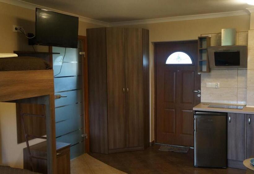 ホテル Gospodarstwo Agroturystyczne ,, Pod Dębem