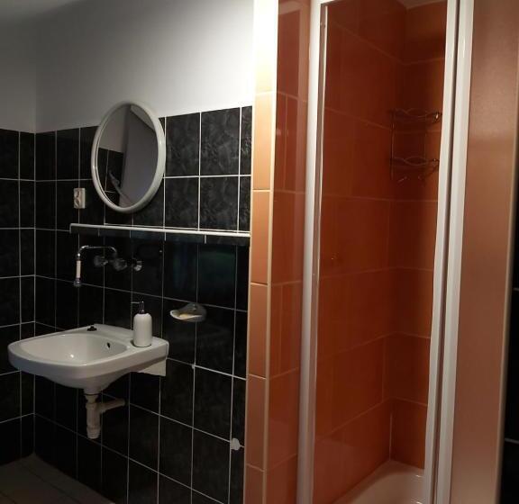 膳宿费 U Podnóża Kotarza