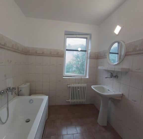 膳宿费 U Podnóża Kotarza