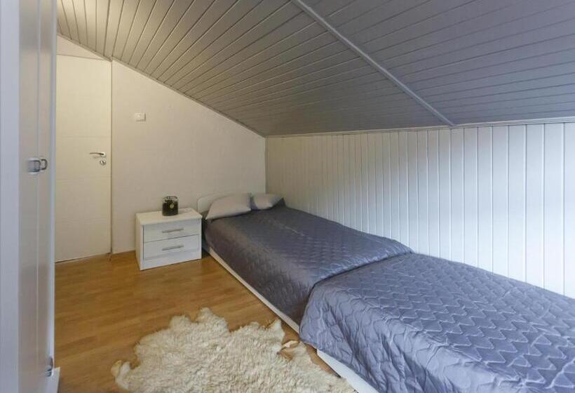 膳宿费 U Podnóża Kotarza