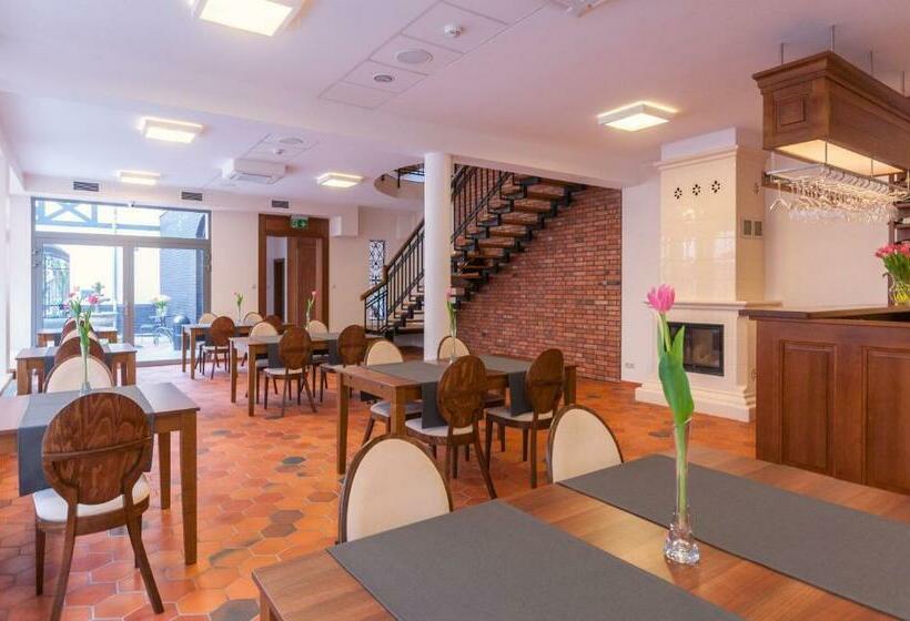 호스텔 Gościniec Kasztel U Gostla