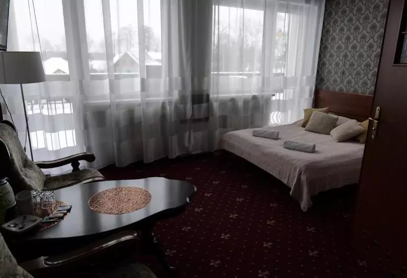 Retkeilymaja Sala Bankietowa I Pokoje Gościnne