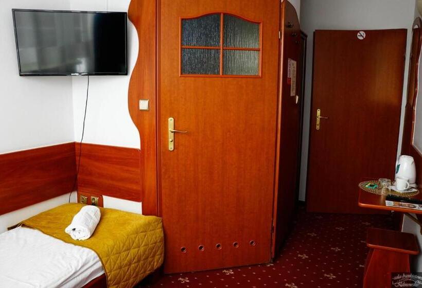 호스텔 Sala Bankietowa I Pokoje Gościnne