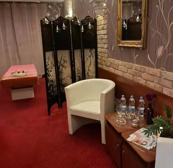 Retkeilymaja Sala Bankietowa I Pokoje Gościnne