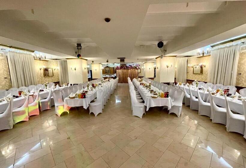 호스텔 Sala Bankietowa I Pokoje Gościnne