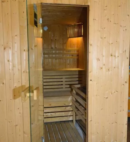 Retkeilymaja Sala Bankietowa I Pokoje Gościnne